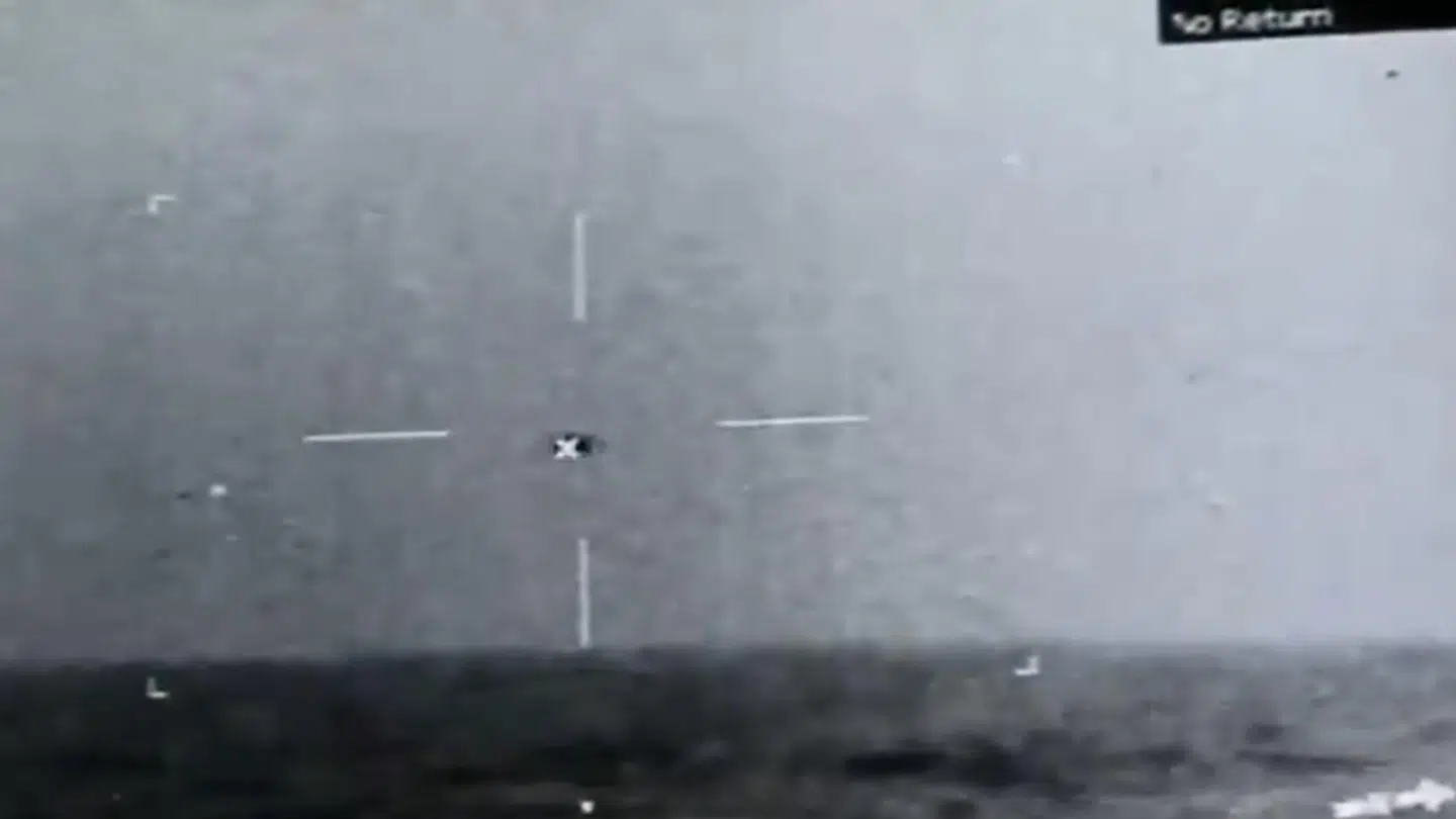 Et stillbillede fra video, som Pentagon har verificeret ægtheden af.