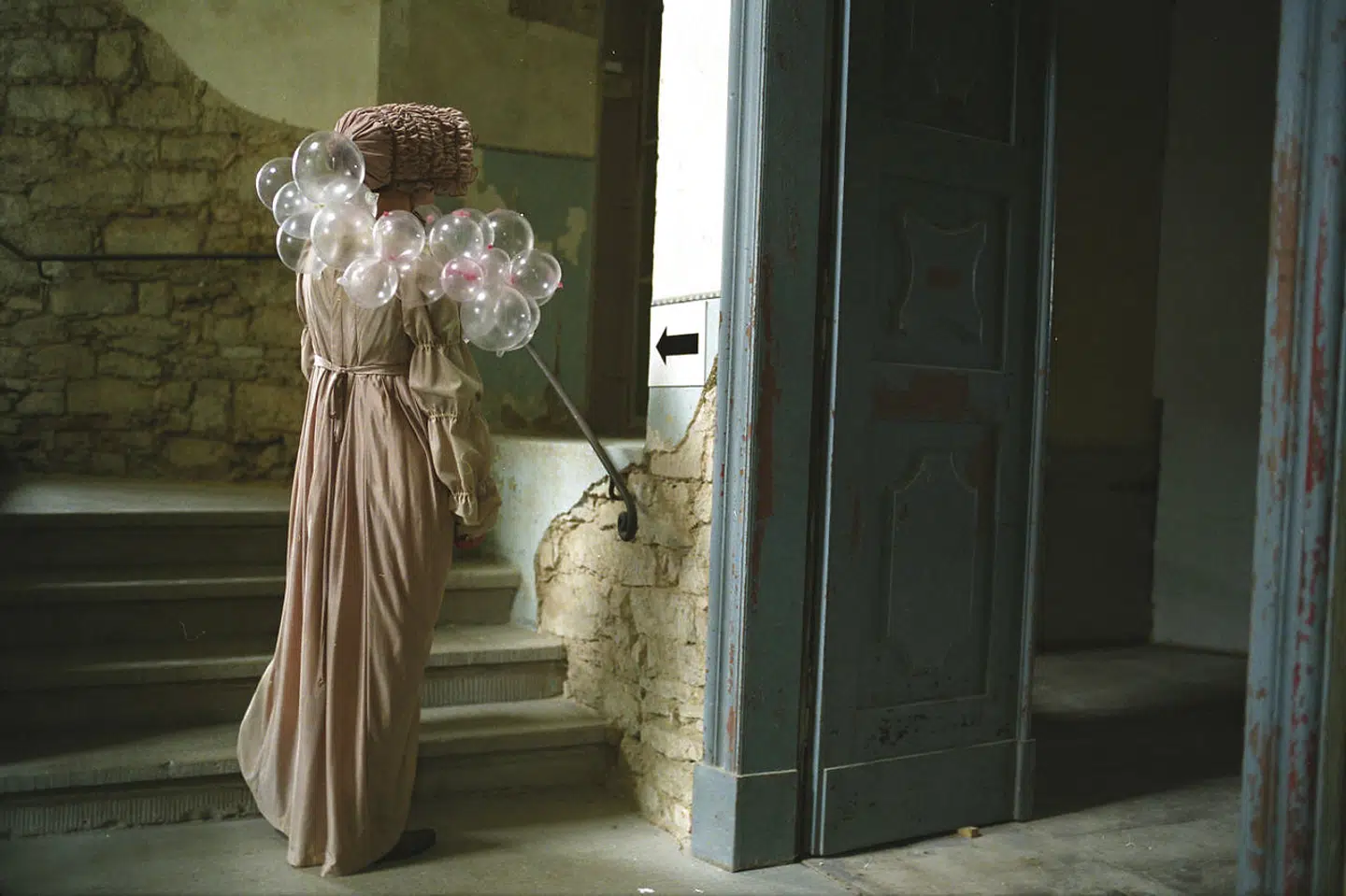 Fotoværk af Janaina Tschäpes i udstillingen på Den Frie Udstillingsbygning i København.