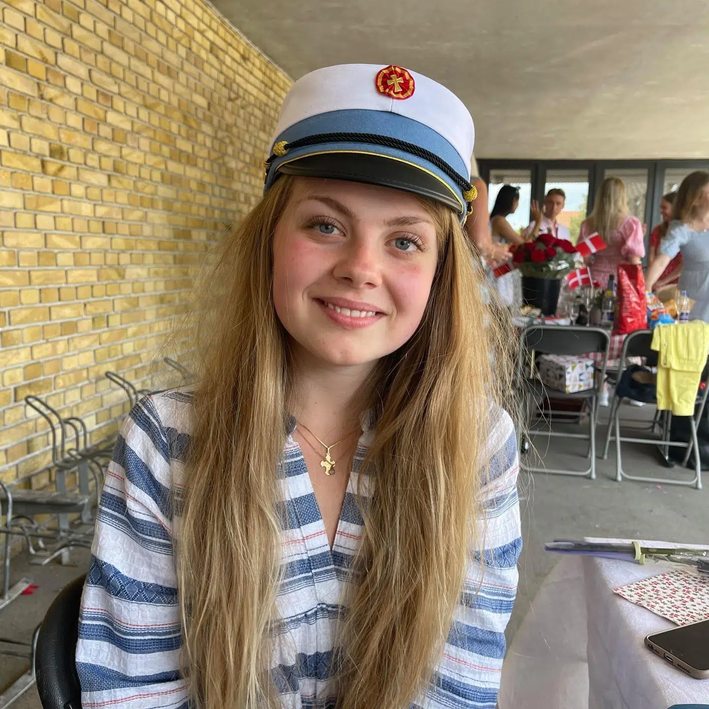 Mathilde Sørensen var 18 år, da hun som spiseforstyrret startede i et online coaching forløb. 26-årige Cecilie er B.T. bekendt med den fulde identitet på og har set de korrespondencer, hun har haft med sin online coach.