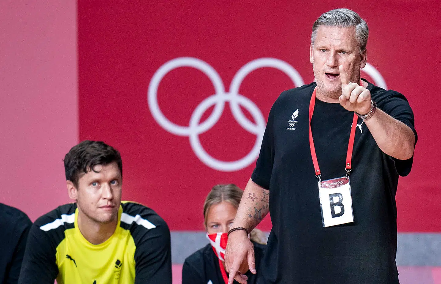 Landstræner Nikolaj Jacobsen og Niklas Landin under håndboldkampen Danmark-Bahrain til OL i Tokyo, onsdag den 28 juli 2021.. (Foto: Liselotte Sabroe/Ritzau Scanpix)