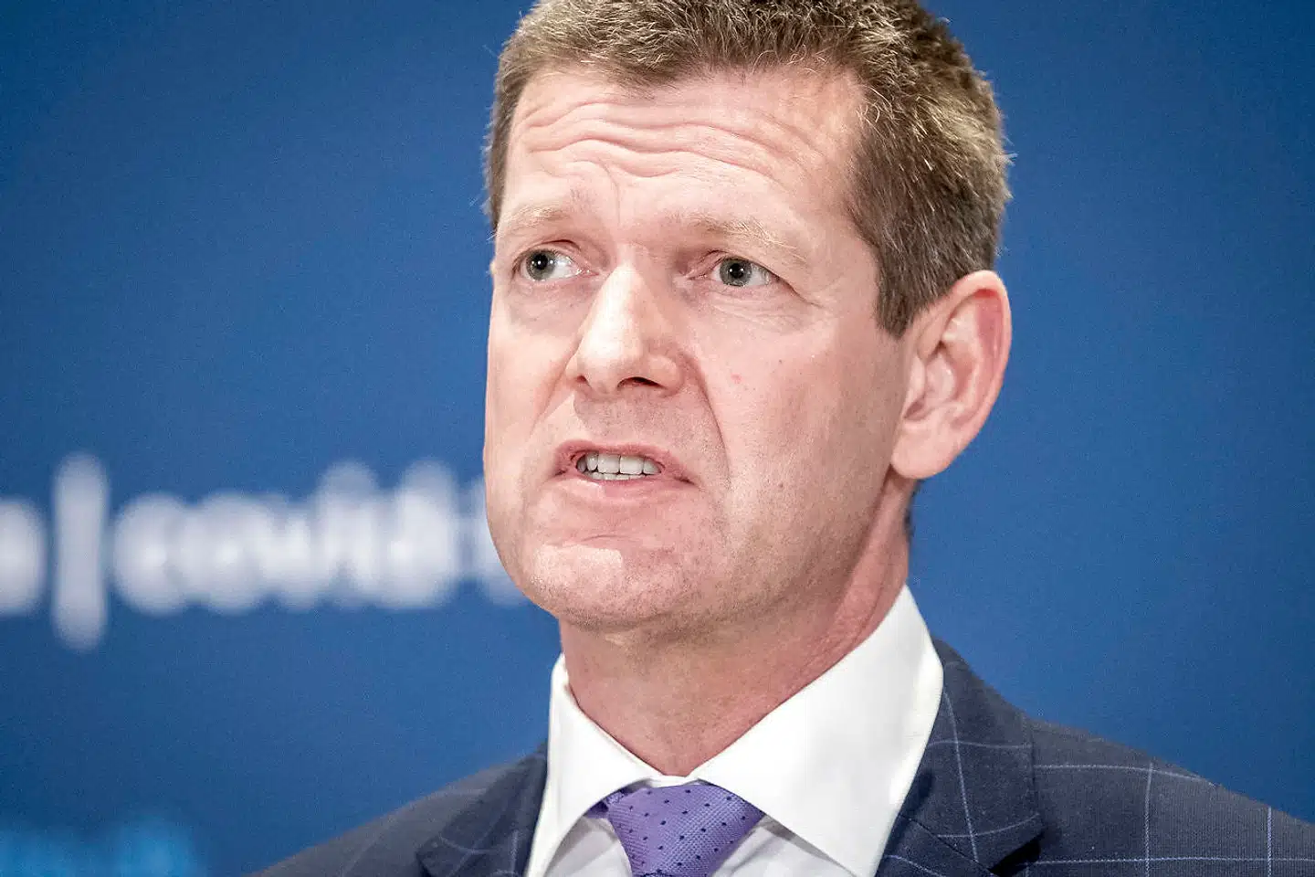 Sundhedsstyrelsens direktør, Søren Brostrøm, er ikke helt tilfreds, før ni ud af ti blandt de 12-15-årige danskere er blevet vaccineret. Men det mål er ikke realistisk, vurderer ekspert.