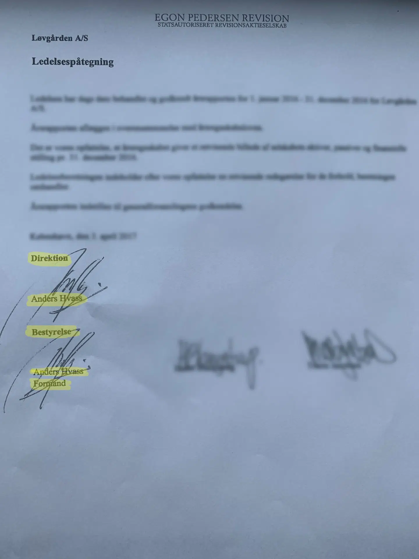 I adskillige årsrapporter for Peter og Emma Thomsens Legat og datterselskabet Løvgården A/S fremgår dobbeltrollerne. I fonden har Anders Hvass været bestyrelsesformand, samtidig med at han har været bestyrelsesformand i Løvgården A/S, hvor han også er direktør.