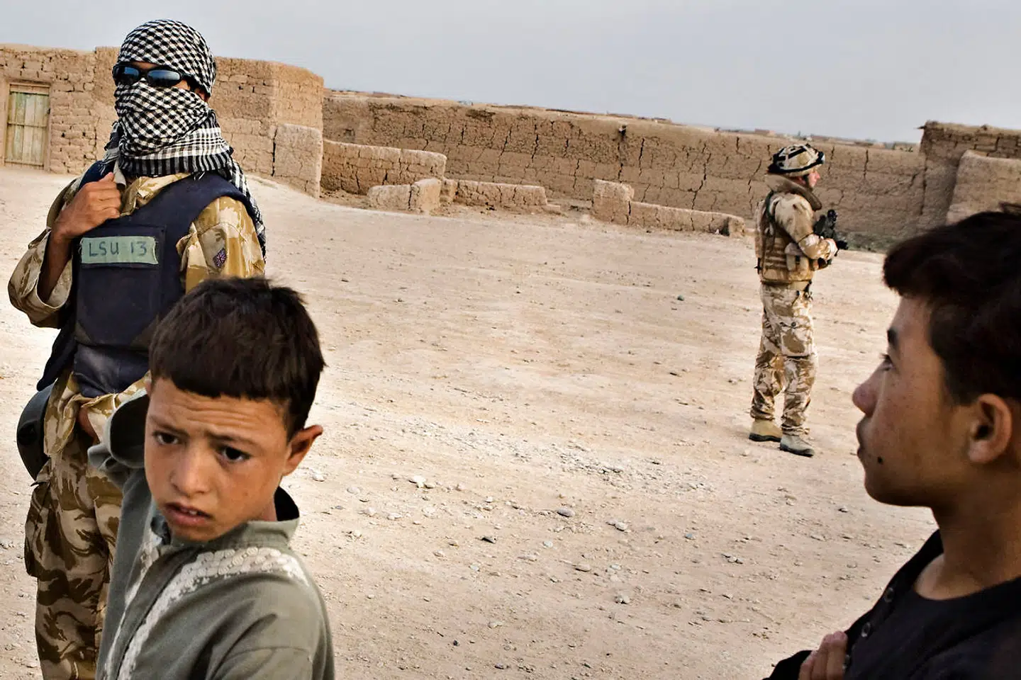 Flere veteraner kalder det uværdigt, at danske politikere ikke tidligere har fundet en løsning for tolke og ansatte, der har bistået den danske indsats i Afghanistan.