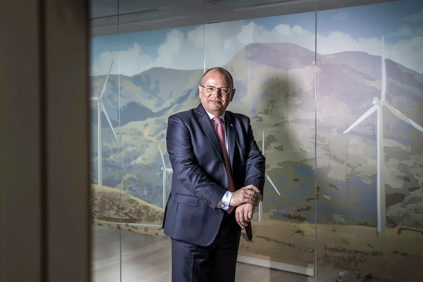 Globale forsyningsproblemer tvinger Henrik Andersen, koncernchef i Vestas Wind Systems, til at nedjustere.