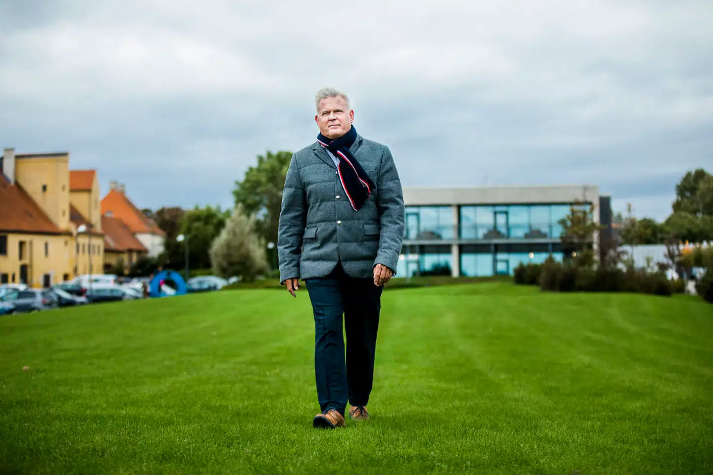Direktør og hovedaktionær Carsten Jensen fotograferet foran ACT.Globals hovedkontor på Amager, mens alt fortsat så lyst ud. Kort tid efter viste det sig, at selskabet på ingen måde var, hvad det udgav sig for at være. Nu er han og flere andre topfolk blevet stævnet.
