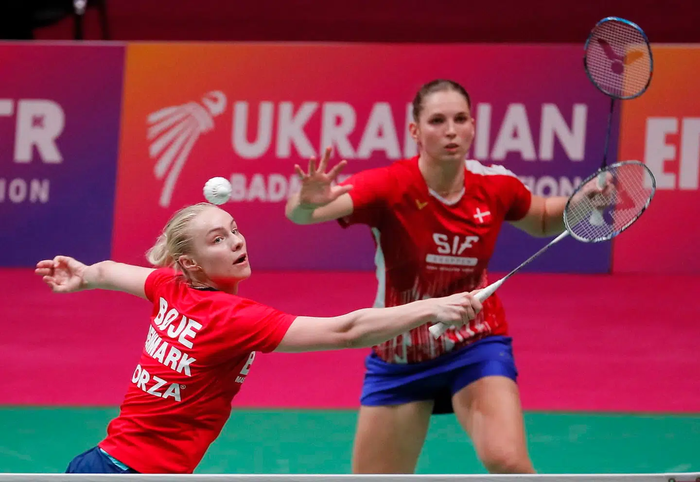 Arkivfoto: Alexandra Bøje og Mette Poulsen i aktion ved European Badminton Championships i Kiev, Ukraine.