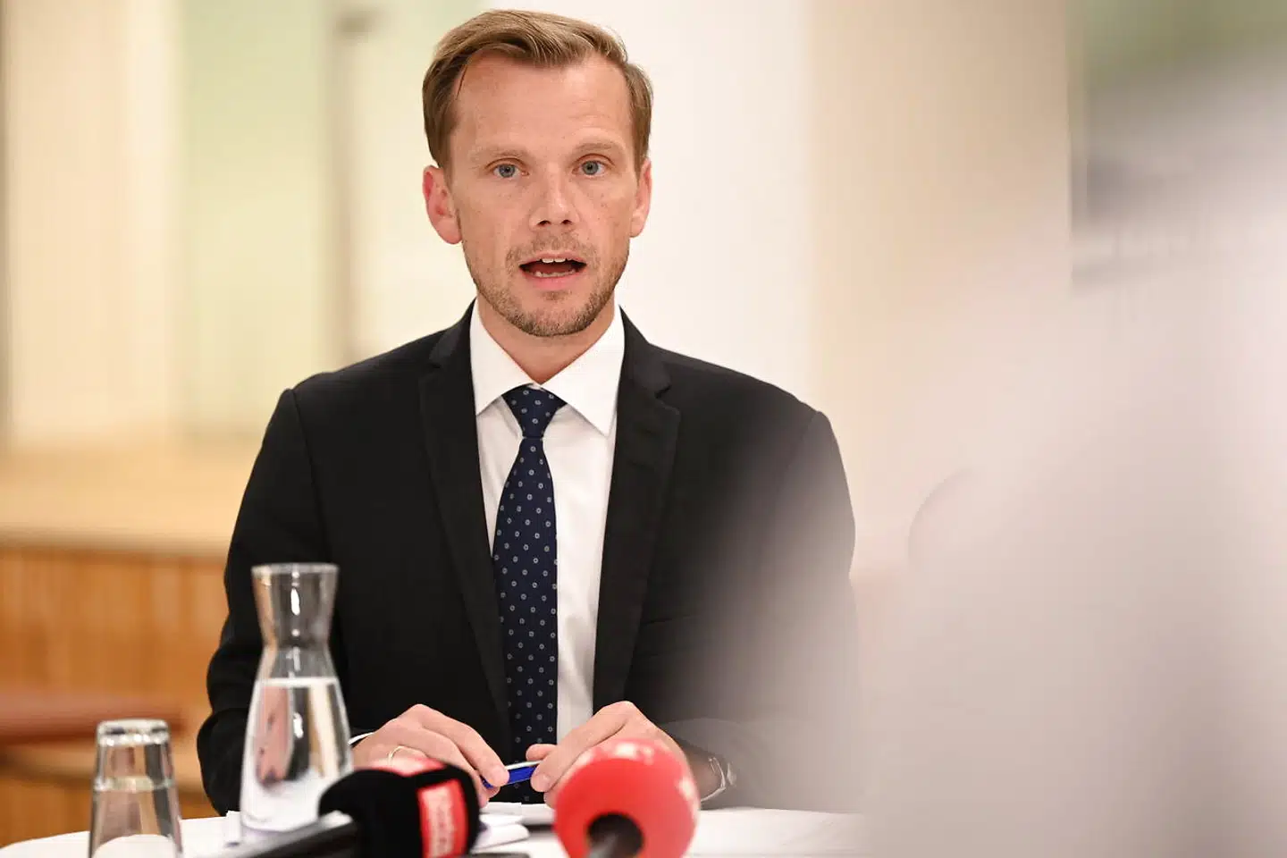 Beskæftigelsesminister Peter Hummelgaard (S) og sundhedsminister Magnus Heunicke (S) afholder doorstep-pressemøde om konflikten på sygeplejerskeområdet, i Beskæftigelsesministeriet onsdag aften den 25. august 2021.