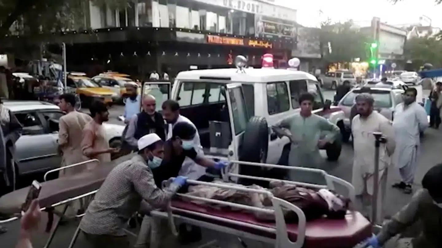 Der er meldinger om op mod 80 dødsfald efter bombeangrebet i Kabul.