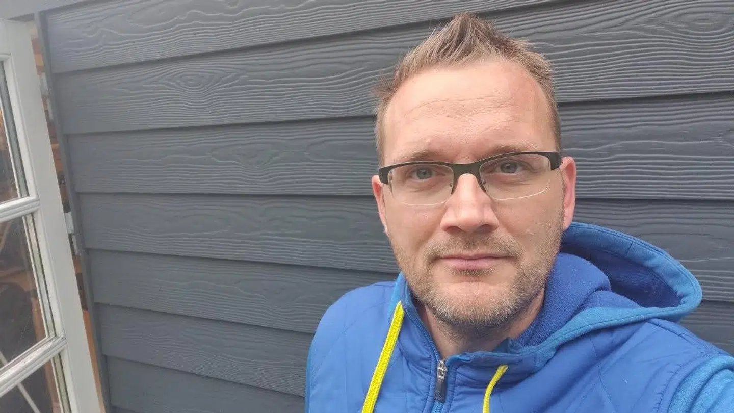 På grund af fejl i PostNords betalingssystem kan Bjørn Andersen ikke få lov til at hente sin pakke.