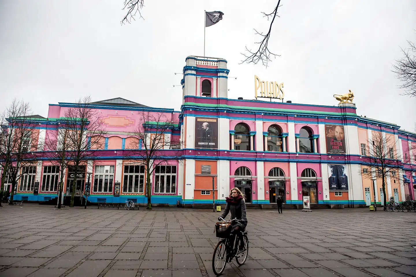 De danske biografer genåbner den 6. maj. Palads biografen på Axeltorv i København er et af de steder, man vil kunne se dokumentarfilmene fra CPH:DOX filmfestivalen.