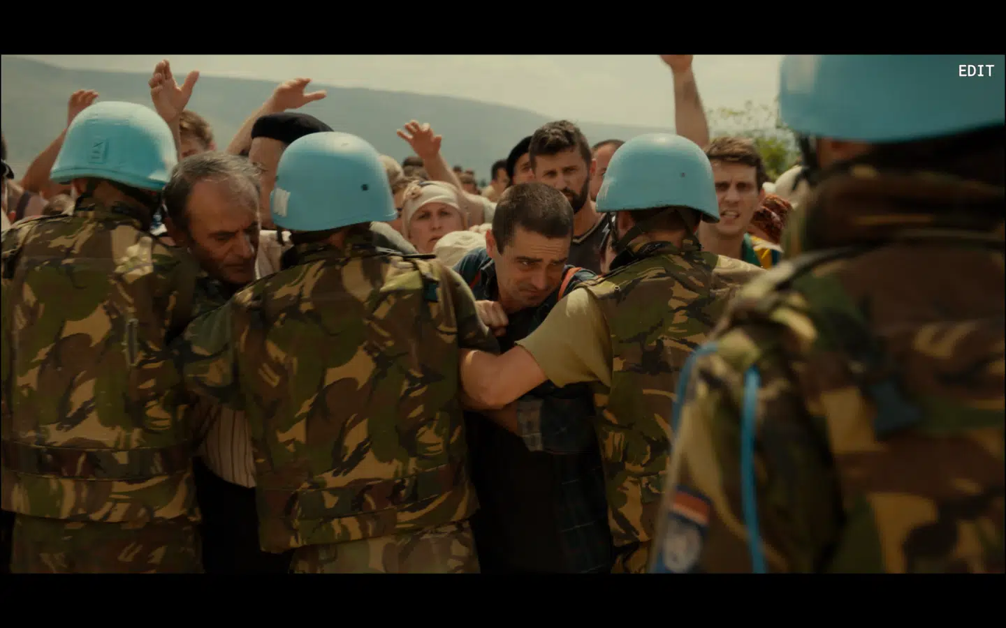 Mere end 8.000 muslimske drenge og mænd mistede livet under massakren i Srebrenica.