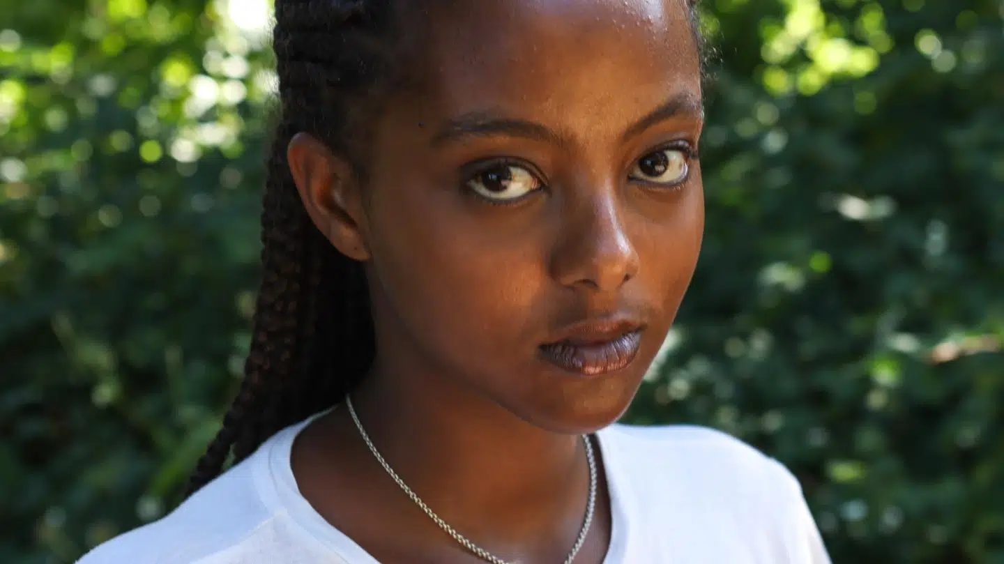 Den uønskede opmærksom har fået Hannah til at slette datingappen Tinder.