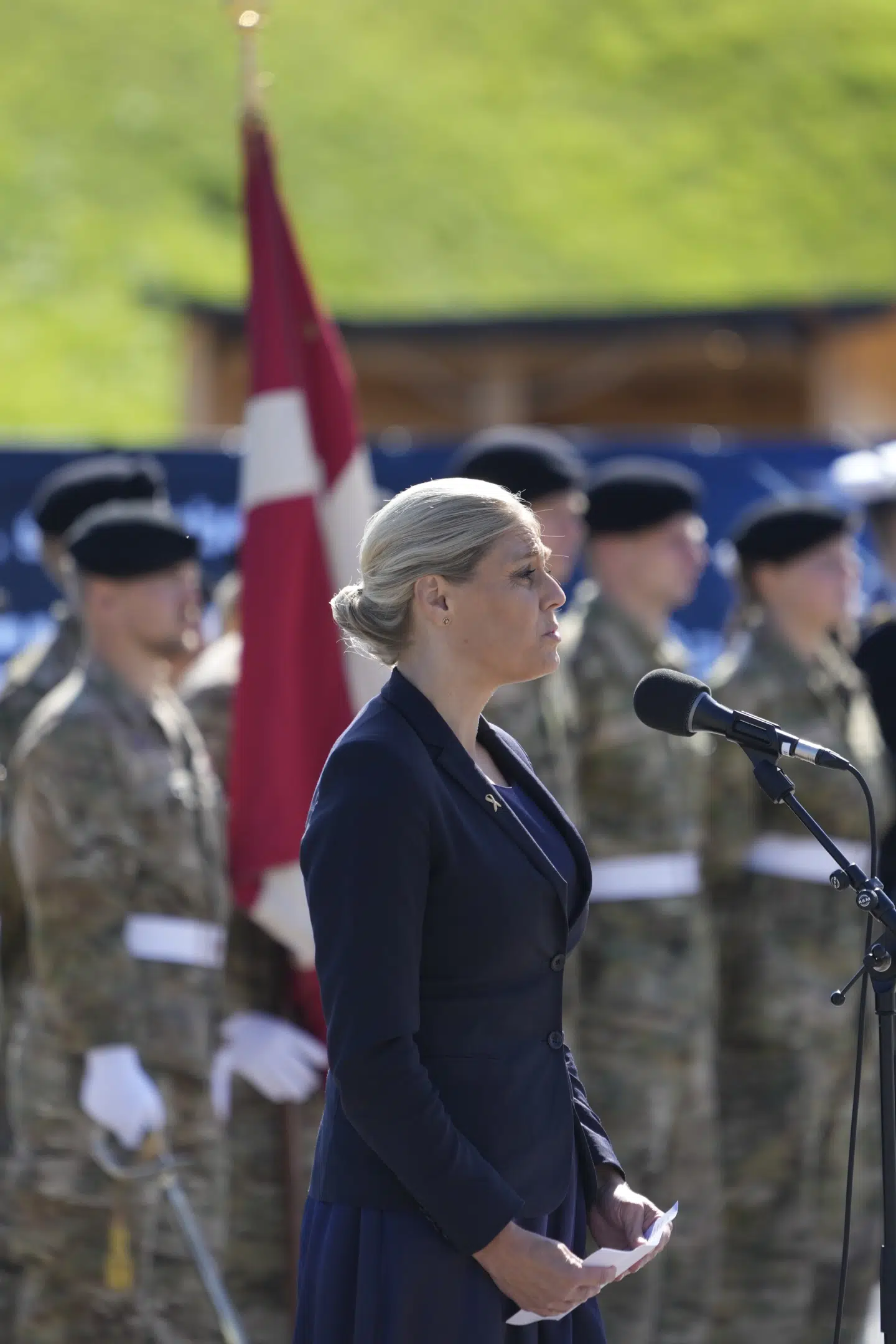Forsvarsminister Trine Bramsen (S) holder tale på flagdagen, der markeres med blandt andet kranselægning på Kastellet.