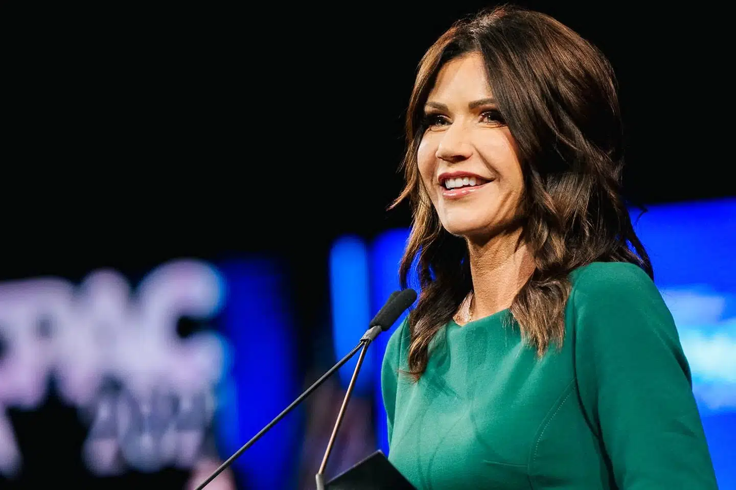 South Dakotas guvernør Kristi Noem er blevet en helt på højrefløjen for sin totale modstand mod restriktioner. Hun varsler allerede et stort opgør med Bidens nye vaccineregler.