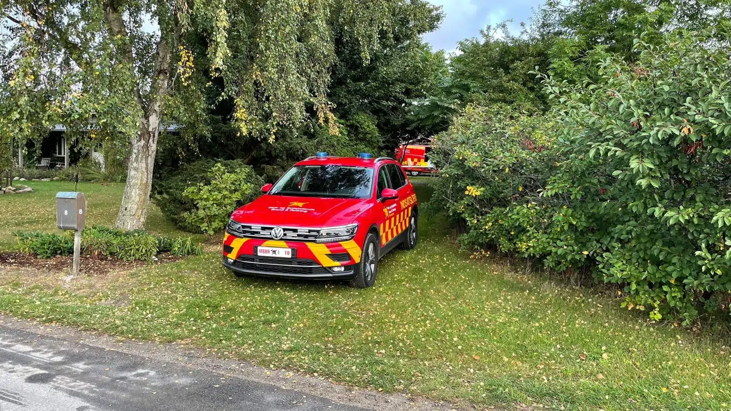 En person mistede onsdag morgen livet i en voldsom brand på et bosted.