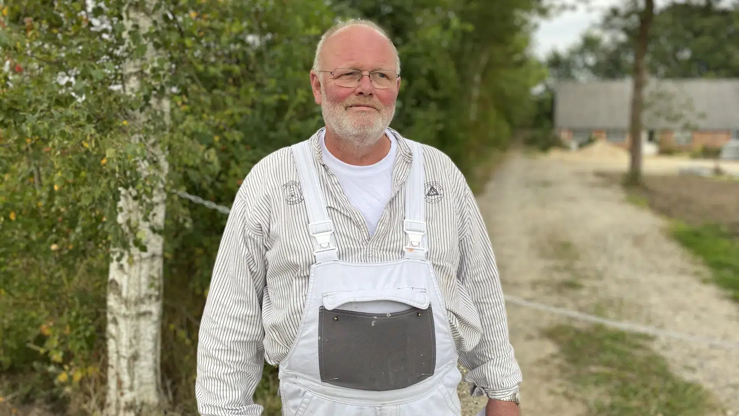 Allan Lauridsen er vred over, at han ikke længere kan bruge den omdiskuterede sti, når han skal ind til Solbjerg by.
