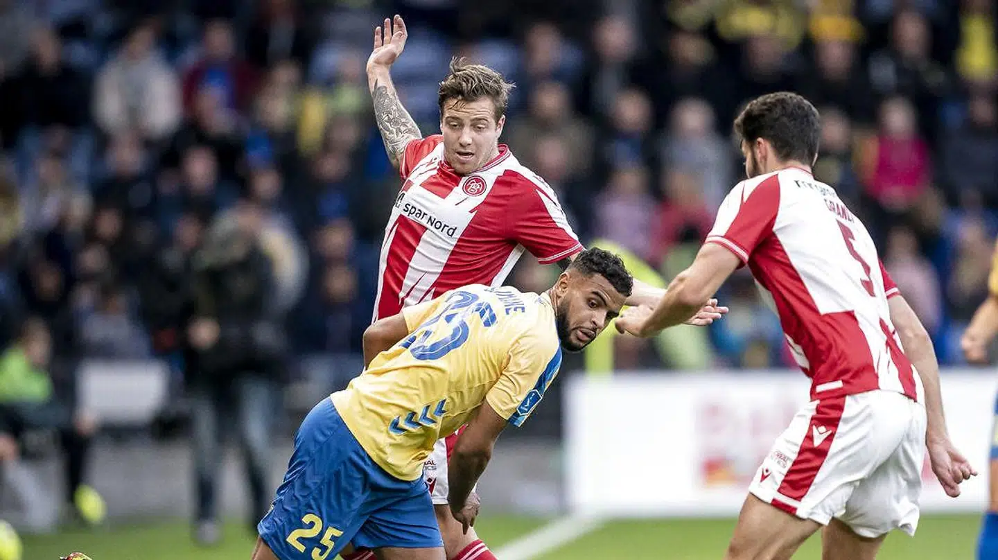 AaB's Frederik Børsting var vanen tro i masser af dueller i søndagens Superligakamp mod Brøndby, hvor han leverede en assist til Louka Prips åbningsmål. Desværre var Brøndby bedst og sejrede 2-1 på en »træls søndag«.
