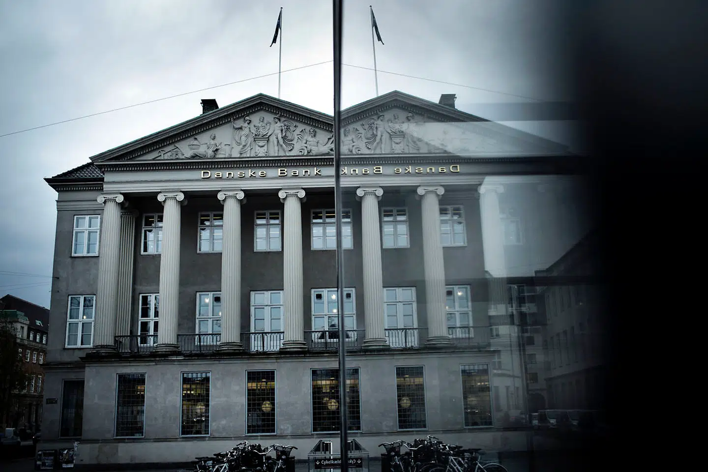 Se Ritzau: Danske banker klarer sig gennem stresstest.De danske banker klarer sig igennem europæisk stresstest, mens 25 af de testede banker fra eurozonen dumper, oplyser Den Europæiske Centralbank, ECB. ARKIVFOTO: