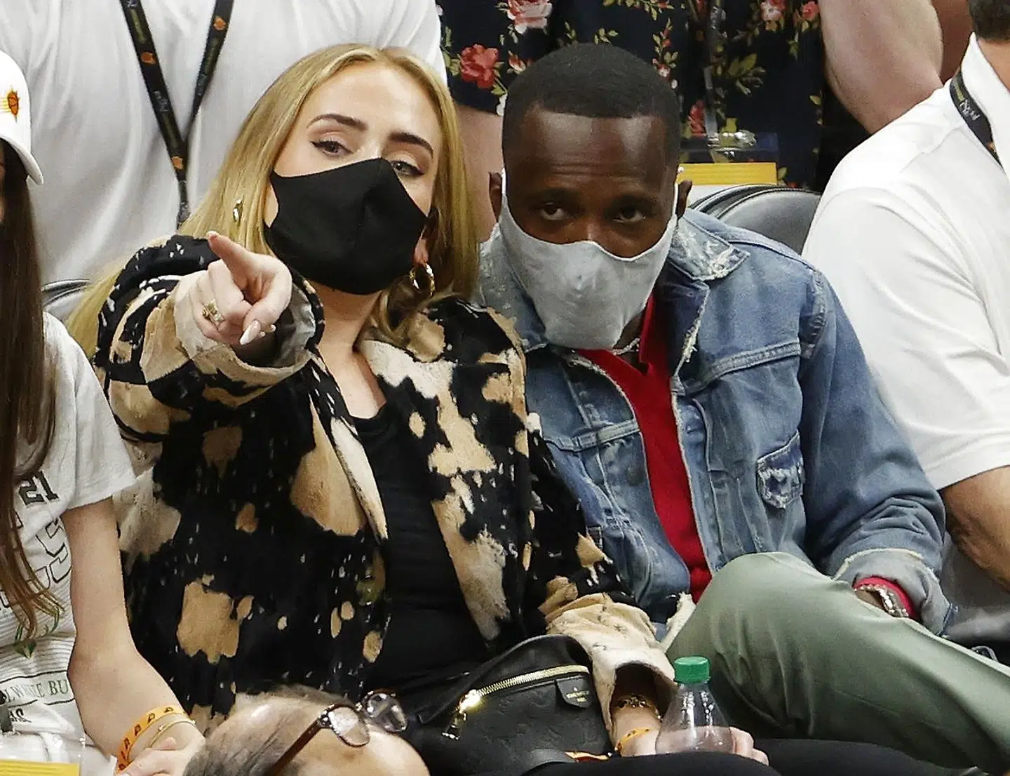 Adele med sin nye kæreste, sportsagenten Rich Paul til en basketballkamp.
