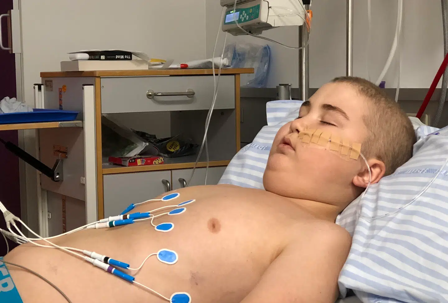 Der har været perioder, hvor han næsten ikke har kunnet noget, fordi han havde det så dårligt. Billedet her er fra hospitalet. Foto: Privat