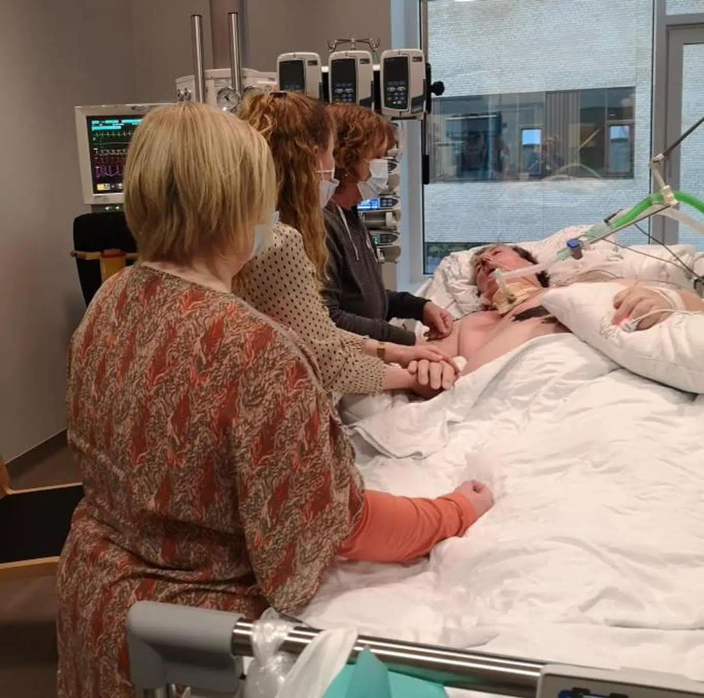 Dag 47 var Bent ved at gå bort endnu engang, så her er Anita og familien henne for at sige farvel.