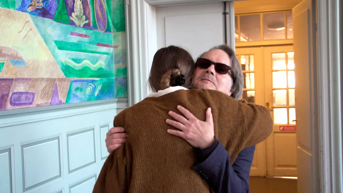 Instruktør Anna Martensen sammen med sin far Peter Martensen, der også er billedkunstner.