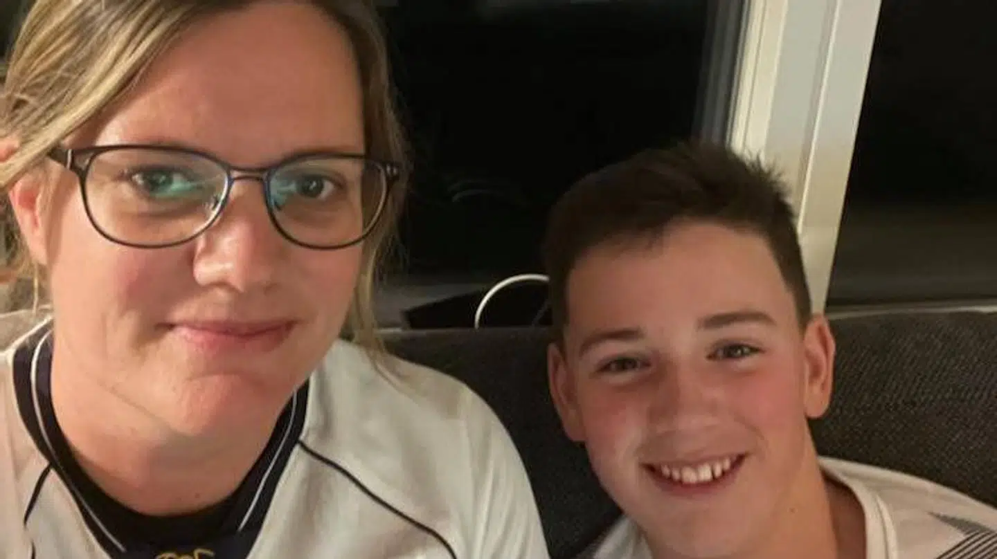 Kamilla og Xander Nordendahl måtte i stedet se kampen fra stuen i Hjortshøj.