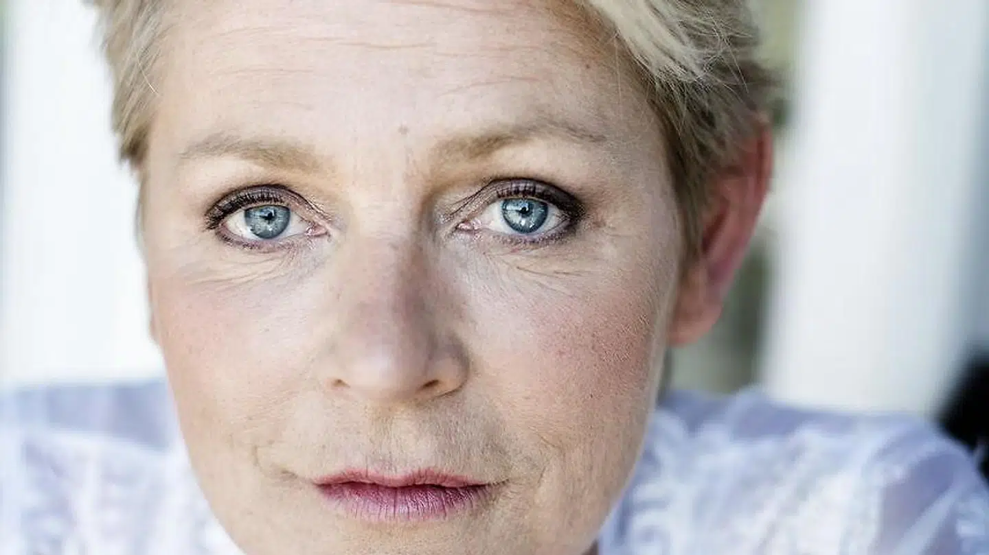 Søs Egelind får kritik af sin optræden ved DRs store fødselsdagsshow for Kronprinsen.