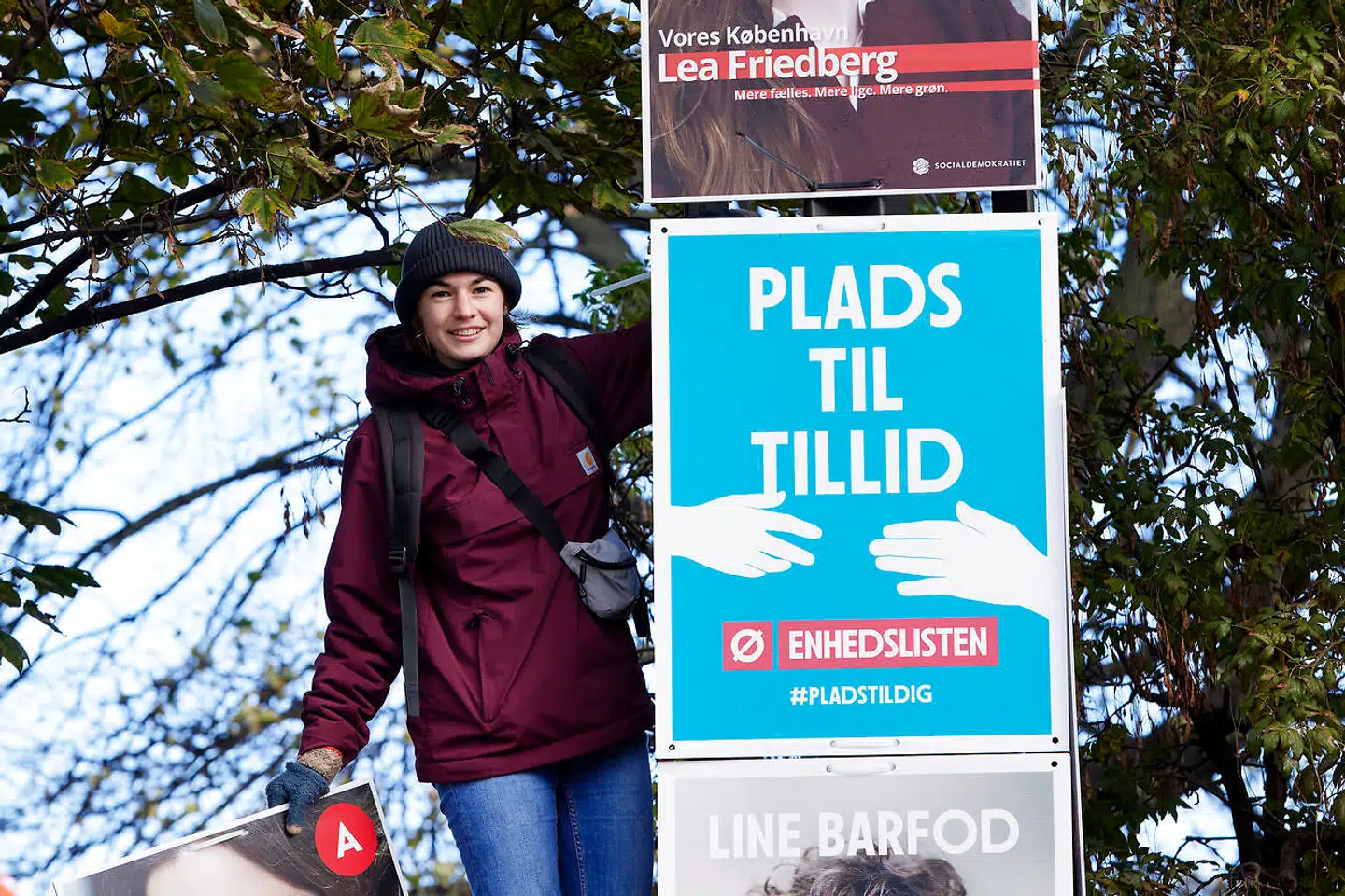 Fra lørdag klokken 12 måtte man hænge valgplakater op – men brandingekspert er ikke just imponeret.