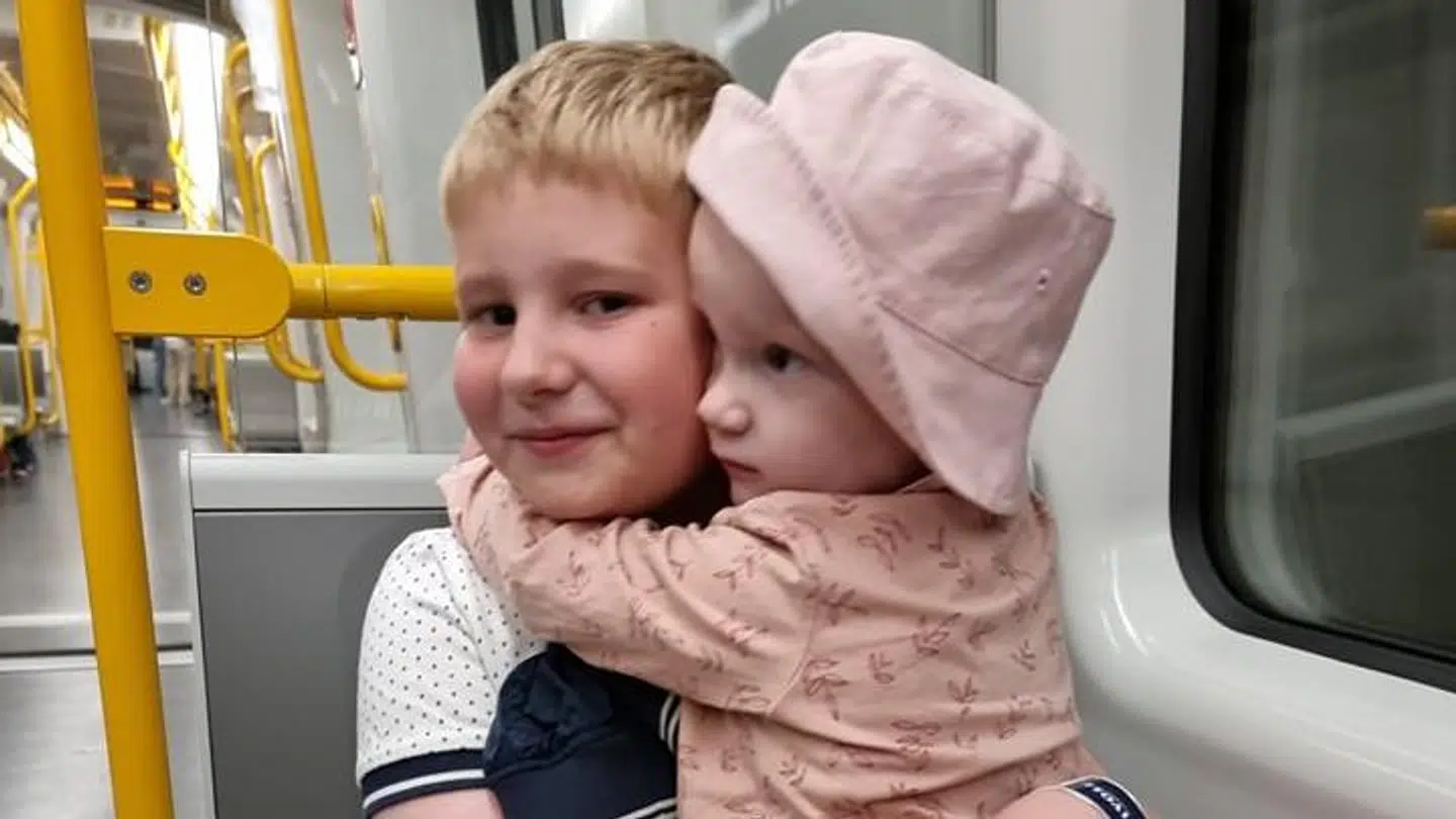 Ayia og storebror Jesper.