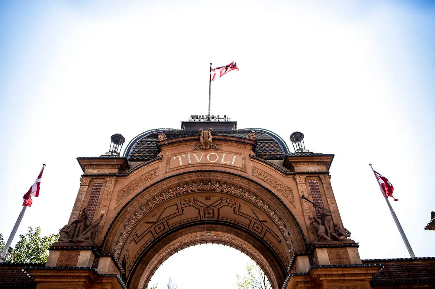 HORESTA kalder det »en dyr og helt overflødig barriere«, at kravet om coronapas i forlystelsesparker og zoologiske haver først ophæves 1. august.