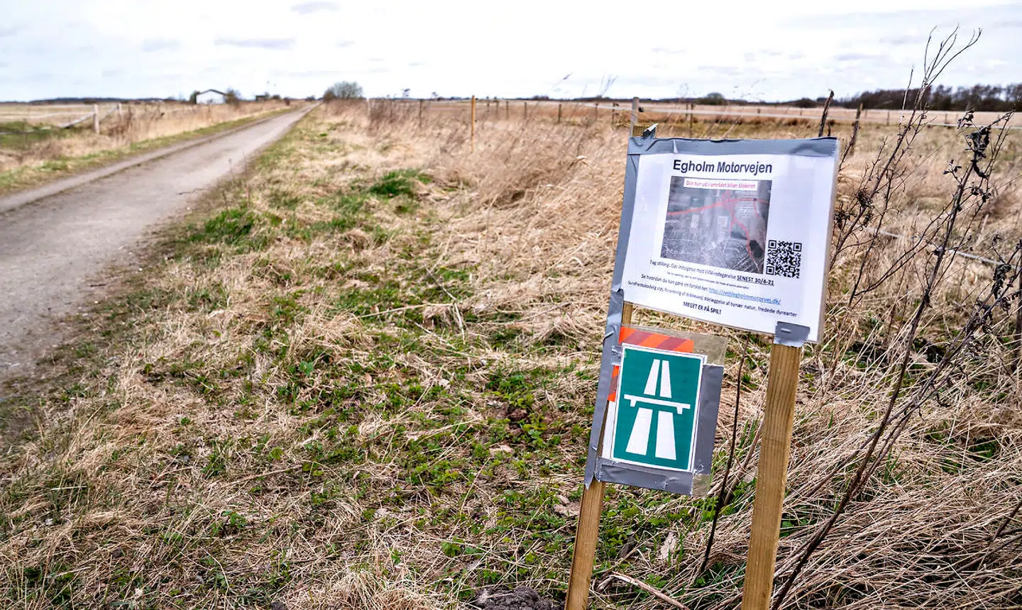En planlagt tredje Limfjordsforbindelse med motorvej over Limfjordsøen Egholm vil komme til at forløbe her set sydfra på Aalborgsiden, torsdag den 8. april 2021. Motorvejen vil blive anlagt i en tunnel til Egholm, og videre på nordsiden via en langbro. Regeringen vil torsdag præsentere et udspil, der skal forbedre infrastrukturen i Danmark. Her står det klart, at regeringen agter at bruge milliarder af kroner på udvidelser, forlængelser og opgraderinger af vejnettet og særligt motorvejene i Danmark.. (Foto: Henning Bagger/Ritzau Scanpix)