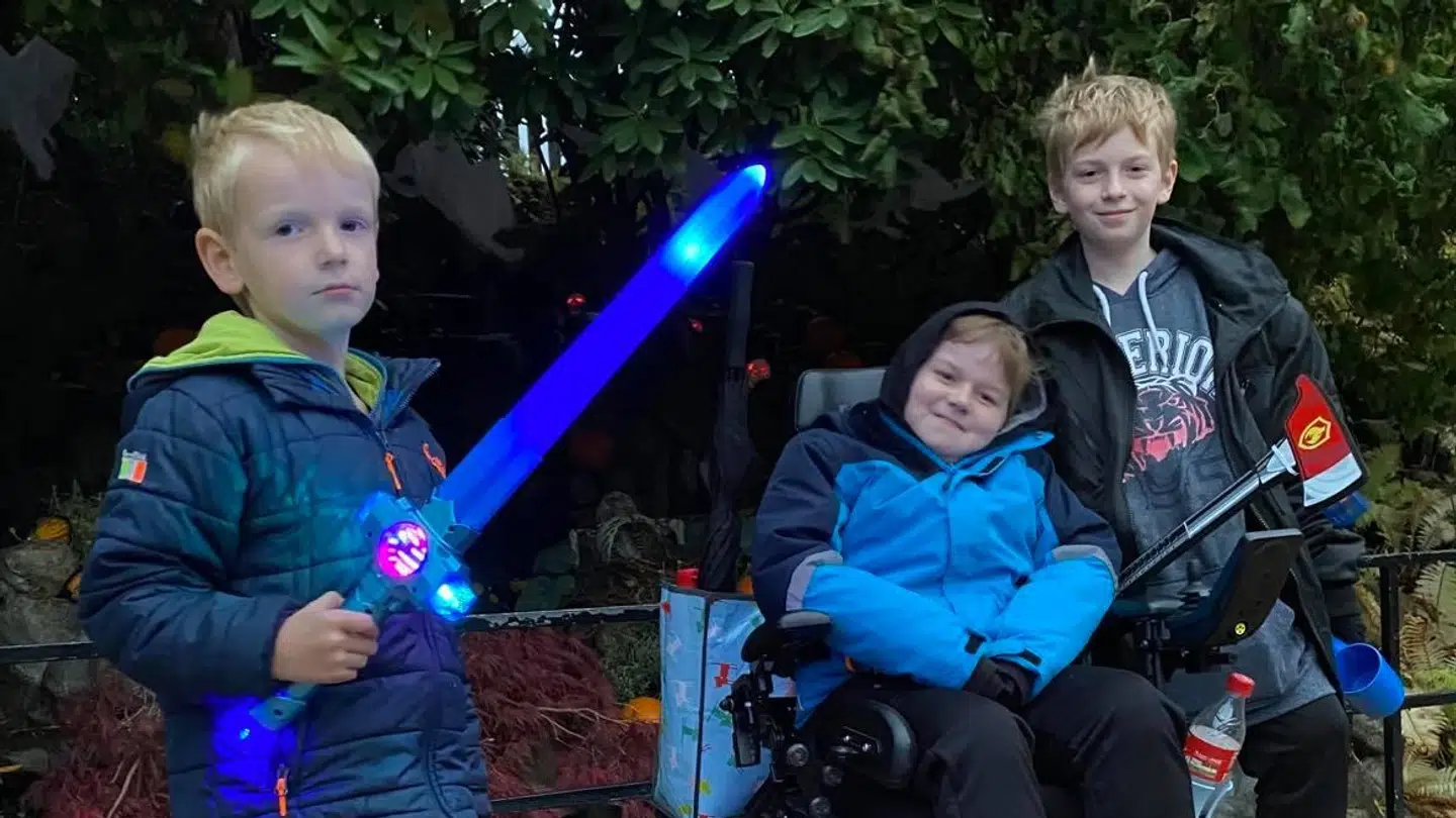 Det var ikke alle børnene, der kunne overskue at blive fotograferet, da B.T. Aarhus var på besøg, så Christine Riber har i stedet været i gemmerne og fundet billeder af de tre drenge med diagnoser her.