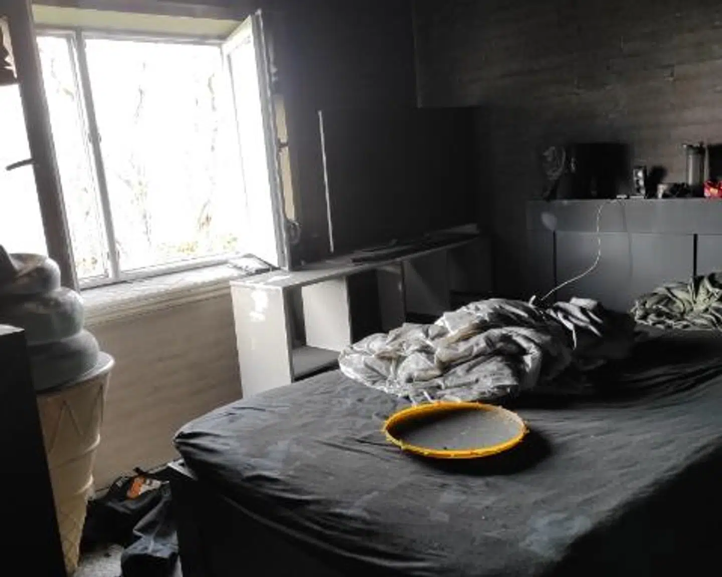 Her ses det nedbrændte værelse