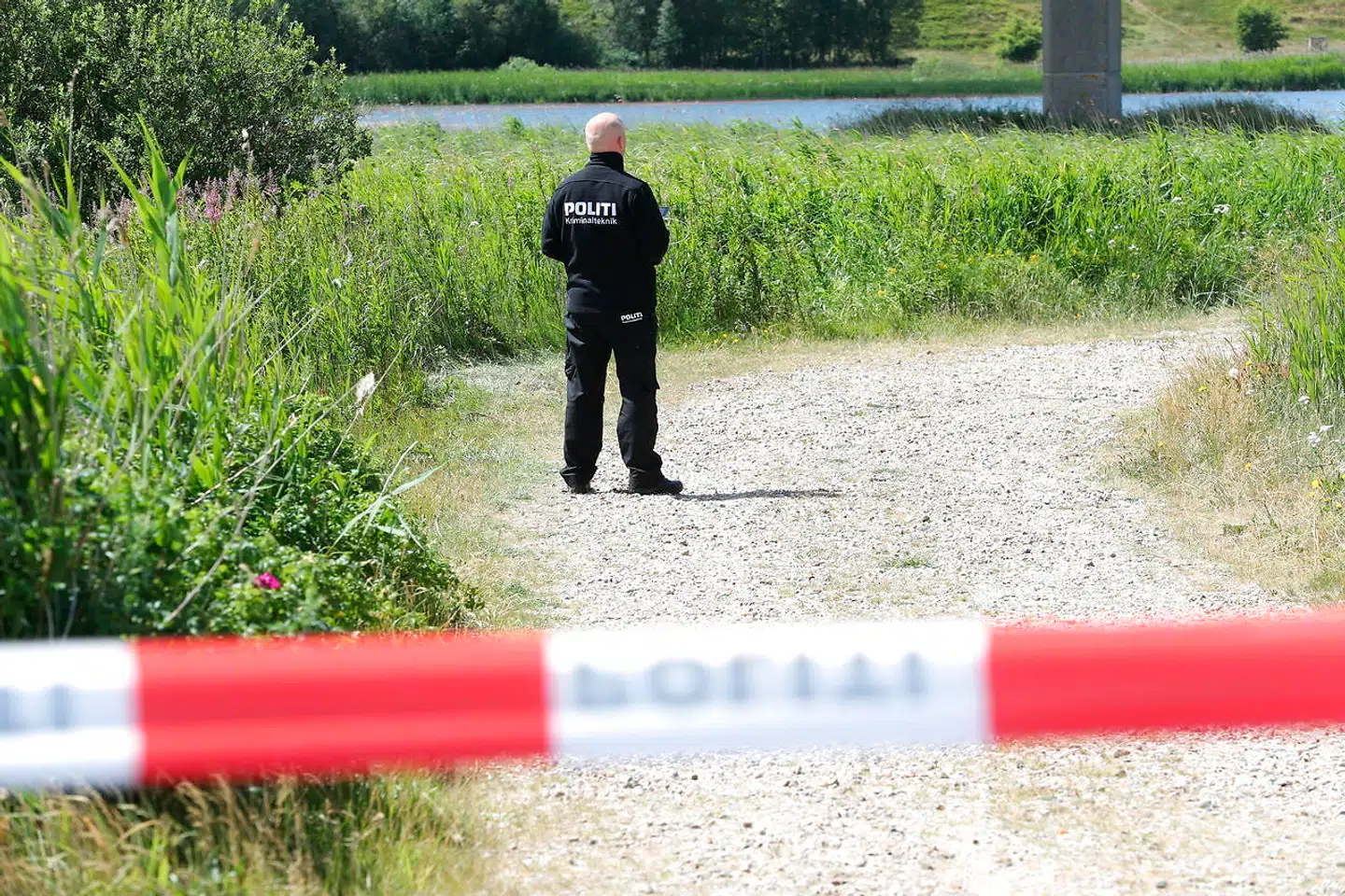 Politiet er i gang med en større undersøgelse ved Legind Sø på Mors fredag den 22. juni 2018.. (Foto: Rasmus Skaftved/Ritzau Scanpix)
