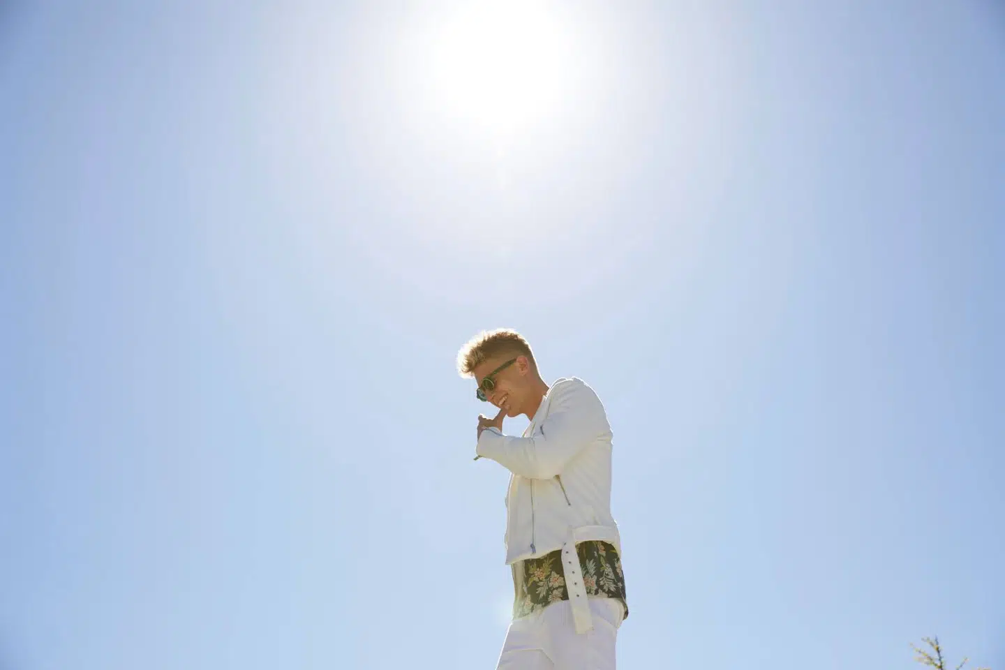 Bro fik sit nummer ’Sydpå’ med i ’Paradise Hotel’ og fik et af forårets største danske hits.