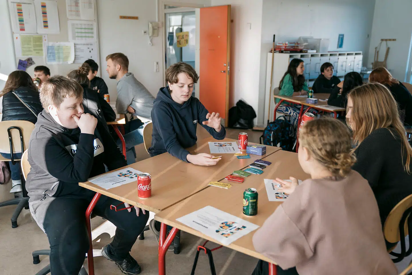 Eleverne drak »dialogsodavand« og spillede et samtalespil på tværs af skolerne, inden dagen sluttede.