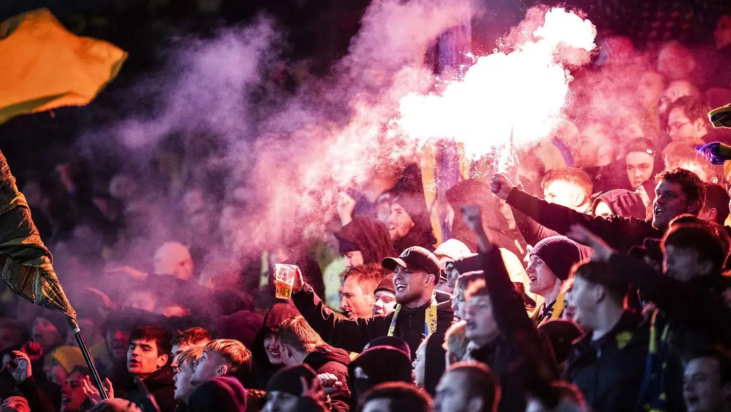 Stemning på lægterne til Brøndbys kamp mod Rangers på Brøndby Stadion