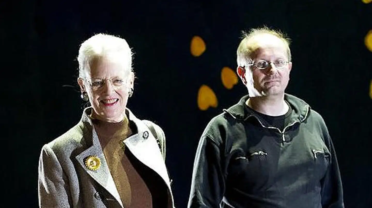 Henrik Lyding ses her sammen med blandt andre dronning Margrethe til pressemødet på balletten 'Nøddeknækkeren' torsdag den 15. november 2012 i Tivoli. Dronning Margrethe skabte kostumerne og scenografien til forestillingen, som Henrik Lyding skrev teksten til.
