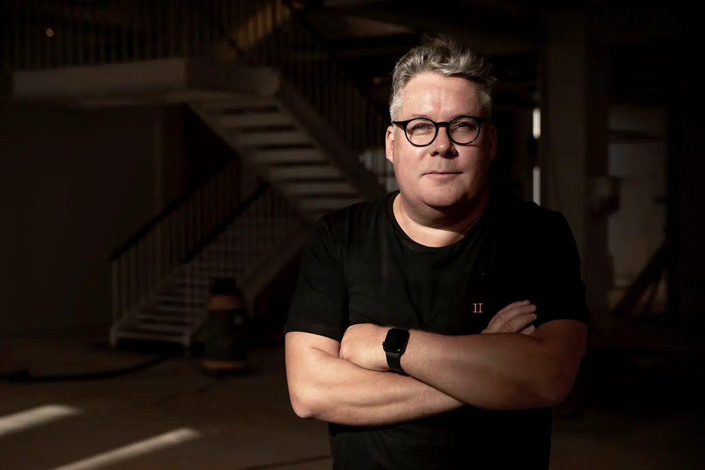 »At blive belært om god tone af et parti, der om tusindvis af menneskers livsværk bruger formuleringen »luk lortet,« er svært at tage alvorligt,« skriver Simon Andersen.