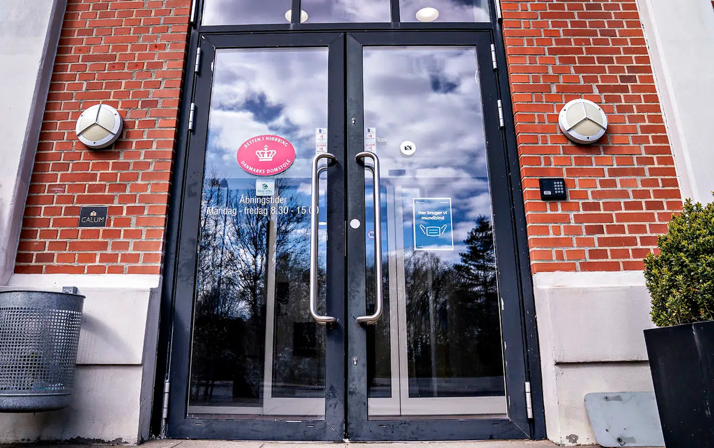 Fredag 12. november skal et nævningeting tage stilling til, om den 20-årige er skyldig i manddrab eller om han skal frifindes på grund af bestemmelsen om nødværge.