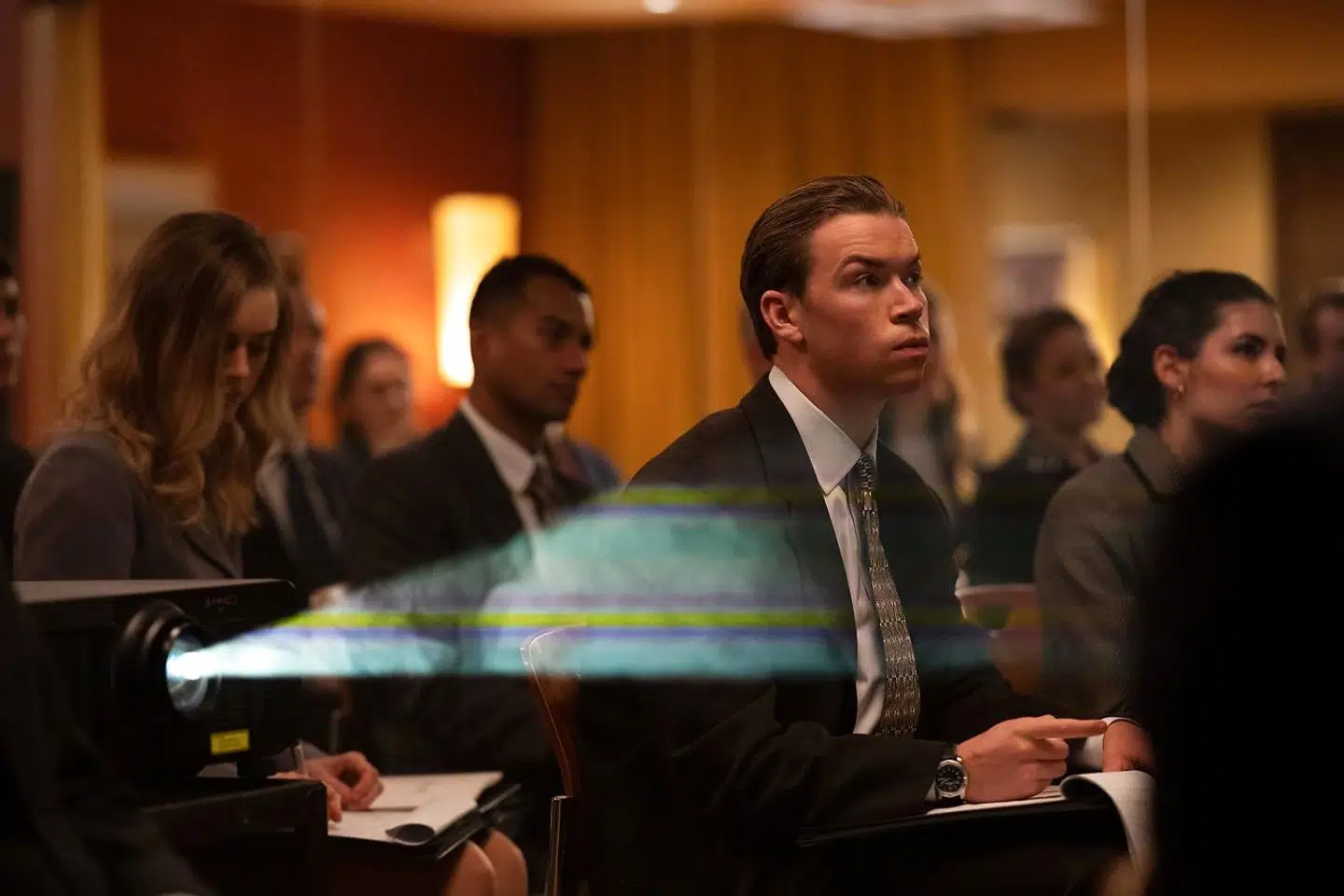 Will Poulter spiller medicinsælgeren Billy Cutler, der bliver revet med af Purdue Pharmas mildt sagt aggressive salgstaktikker.