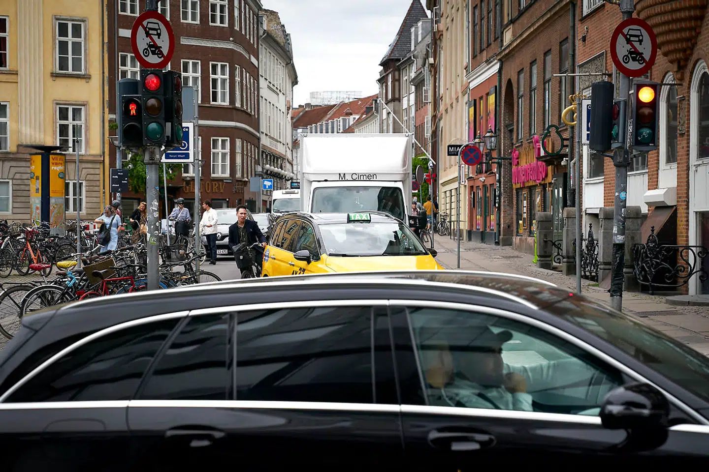 Før den ønskede nulemissionzone kan etableres skal det godkendes i Borgerrepræsentationen. Det kan dog første ske efter lovgivningen er blevet vedtaget, hvilket lige nu er fastlagt til oktober 2022. Arkivfoto.