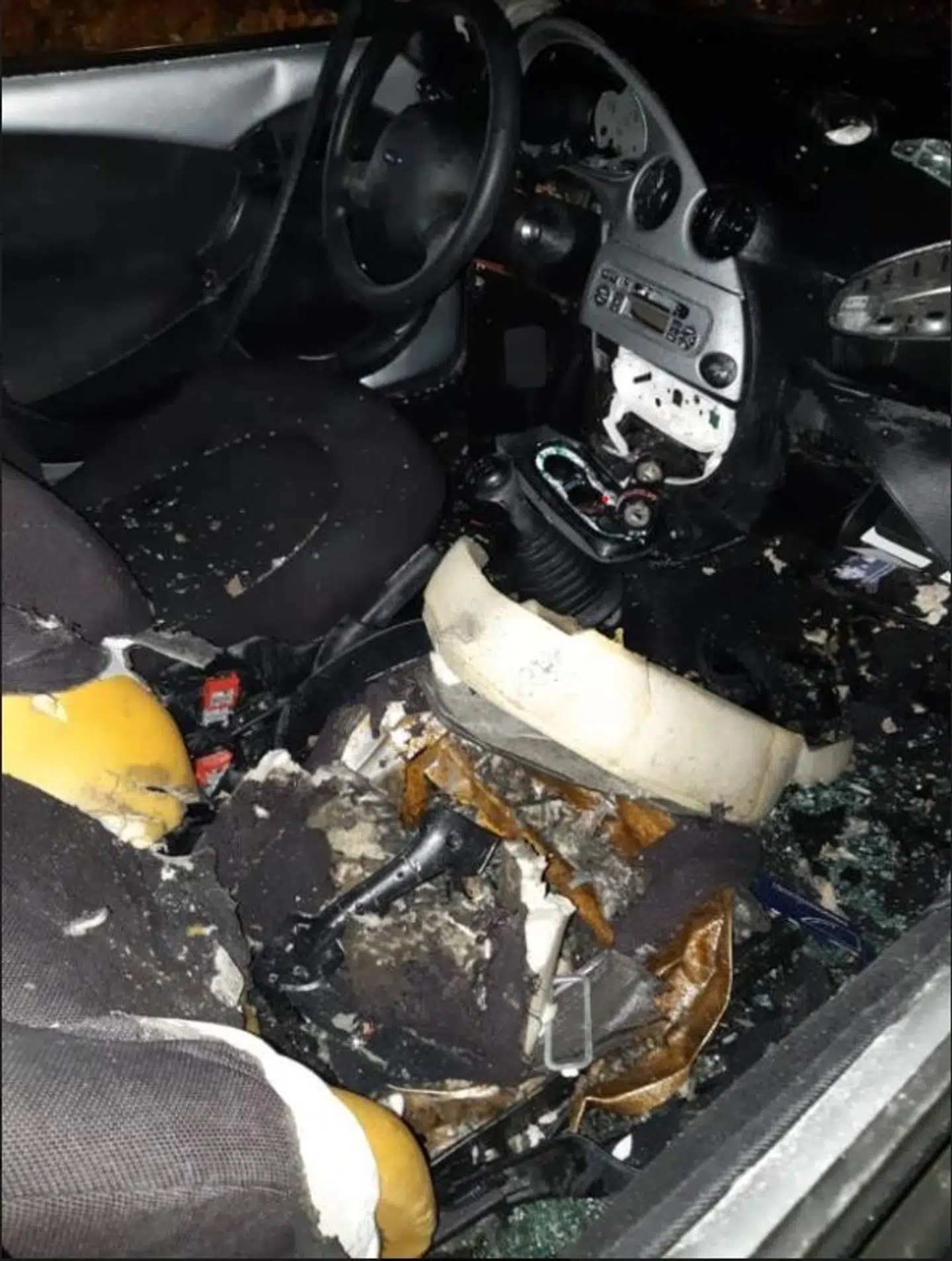 Bilen set indvendigt.