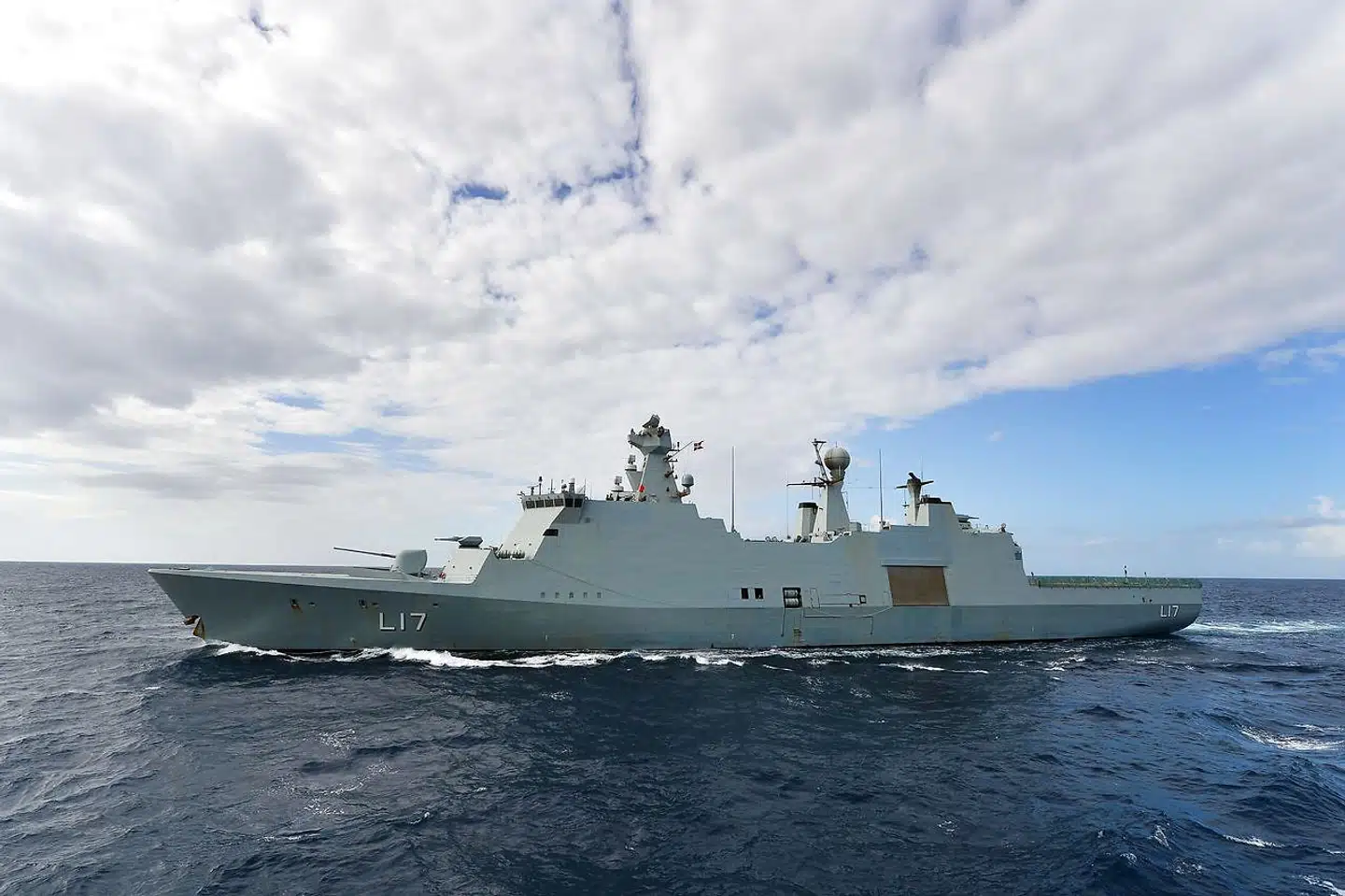 Den danske fregat Esbern Snare, der er udsendt til Guineabugten, har onsdag affyret skud mod fem pirater. Ingen danskere er kommet til skade under ildkampen. (Arkivfoto)