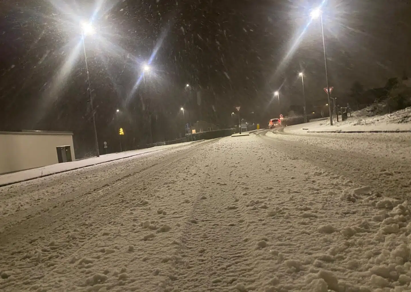 I Ikast er man onsdag stået op til hvide vejbaner.