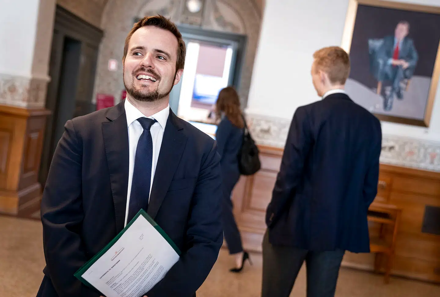 Simon Kollerup er som minister ansvarlig for Finanstilsynet, der står for at holde øje med, om bankerne og finansielle virksomheder overholder reglerne.