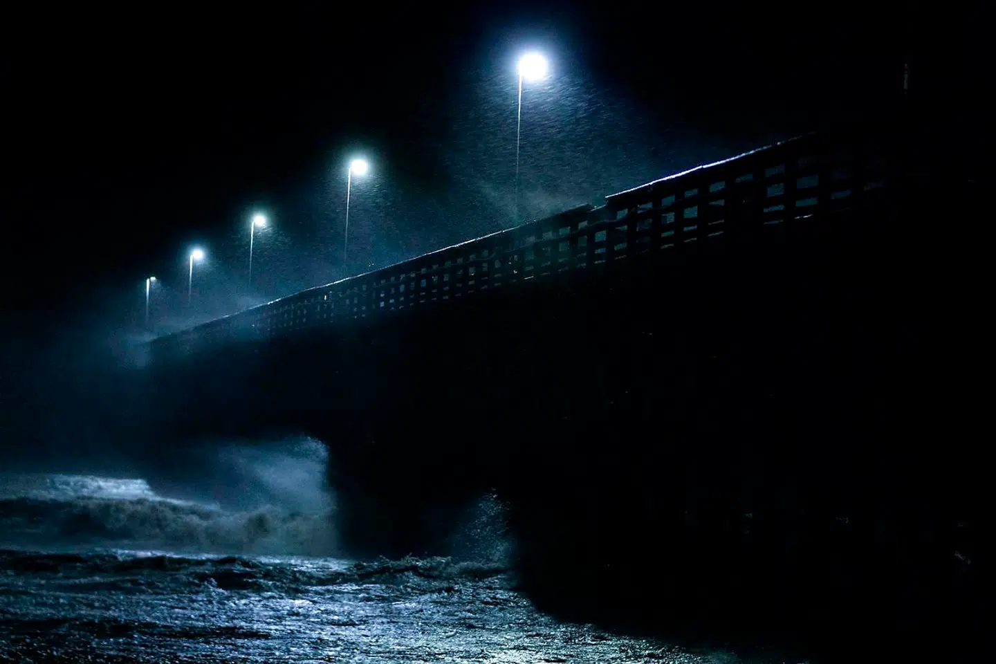 Op mod 1,7 millioner mennesker er blevet opfordret til at lade sig evakuere som følge af stormen Florence.