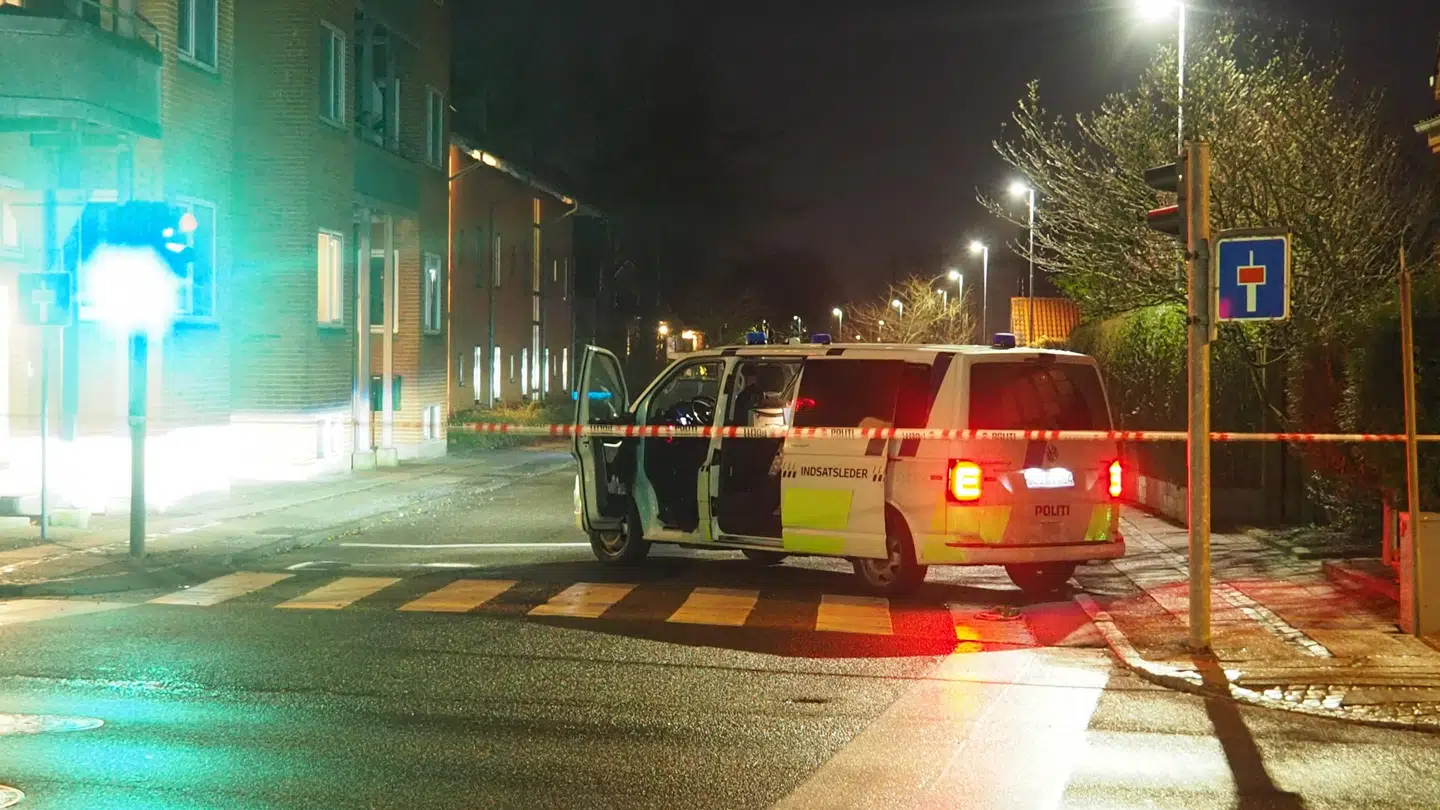 Politiet er tilstede på grund af et 'mistænkeligt dødsfald'.