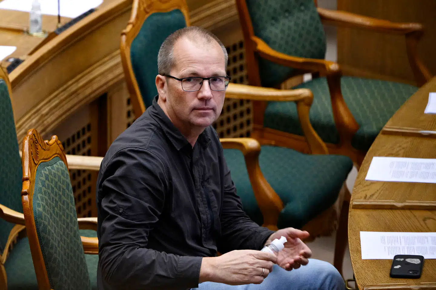 »Men man kan ikke i god respekt for demokratiet begynde at melde noget ud, inden det reelt er vedtaget,« siger Enhedslistens Peder Hvelplund.